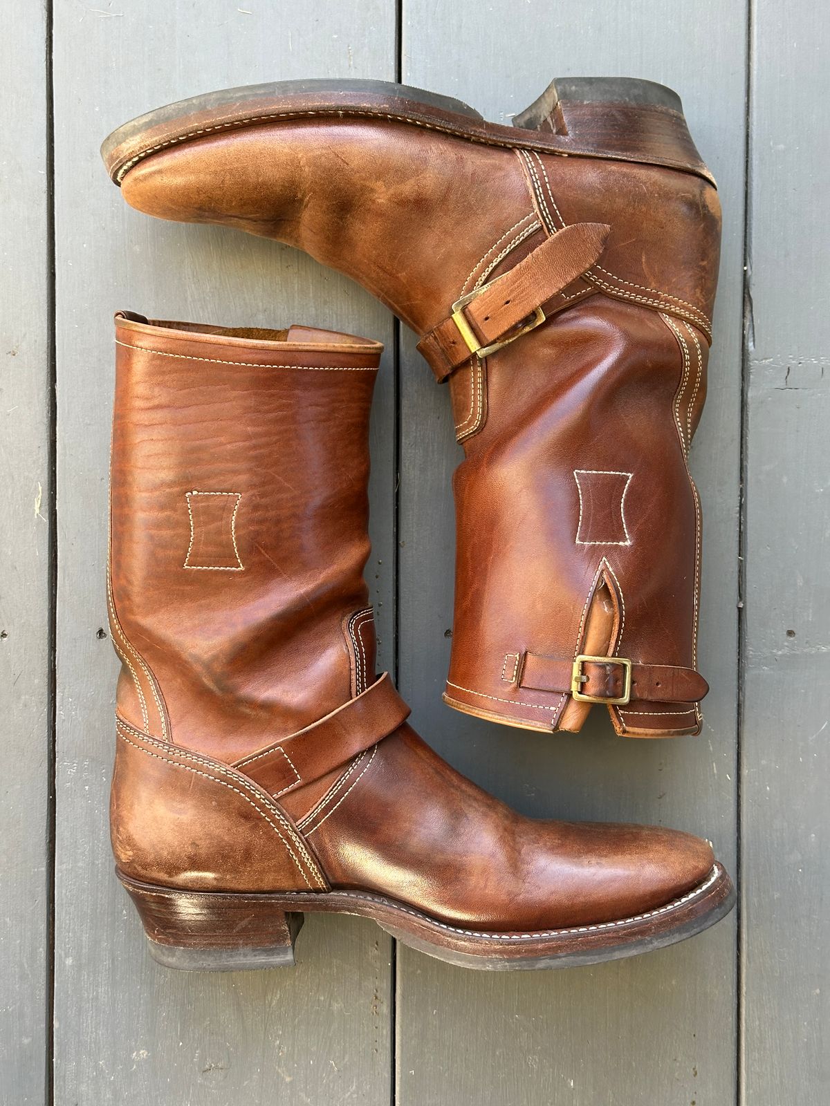 Photo by bankrobber on March 3, 2026 of the Clinch Engineer Boots 11-Inch Height in Natural Horsebutt.