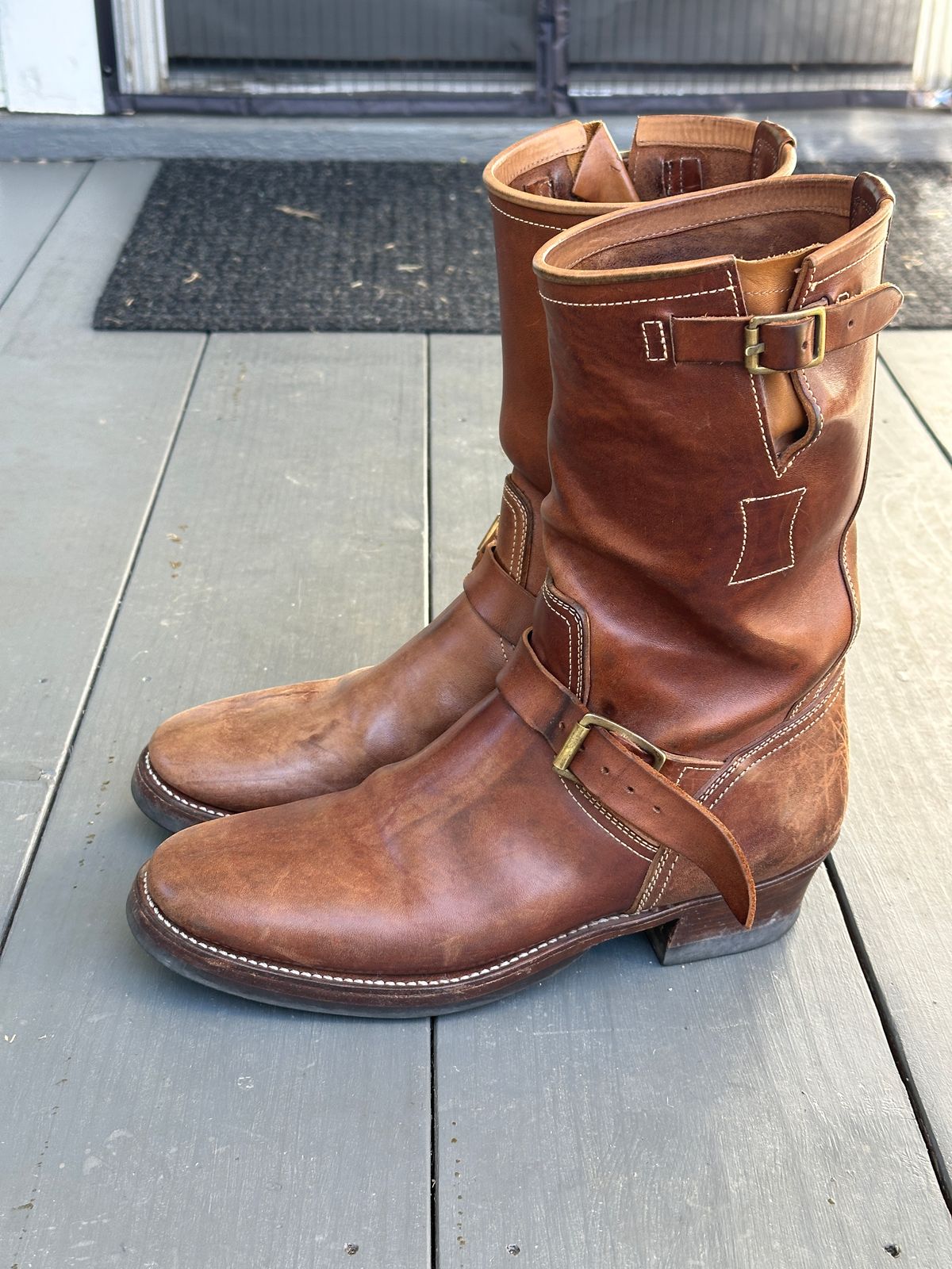 Photo by bankrobber on March 3, 2026 of the Clinch Engineer Boots 11-Inch Height in Natural Horsebutt.