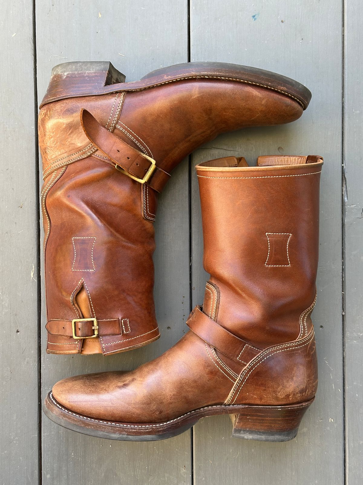 Photo by bankrobber on March 3, 2026 of the Clinch Engineer Boots 11-Inch Height in Natural Horsebutt.