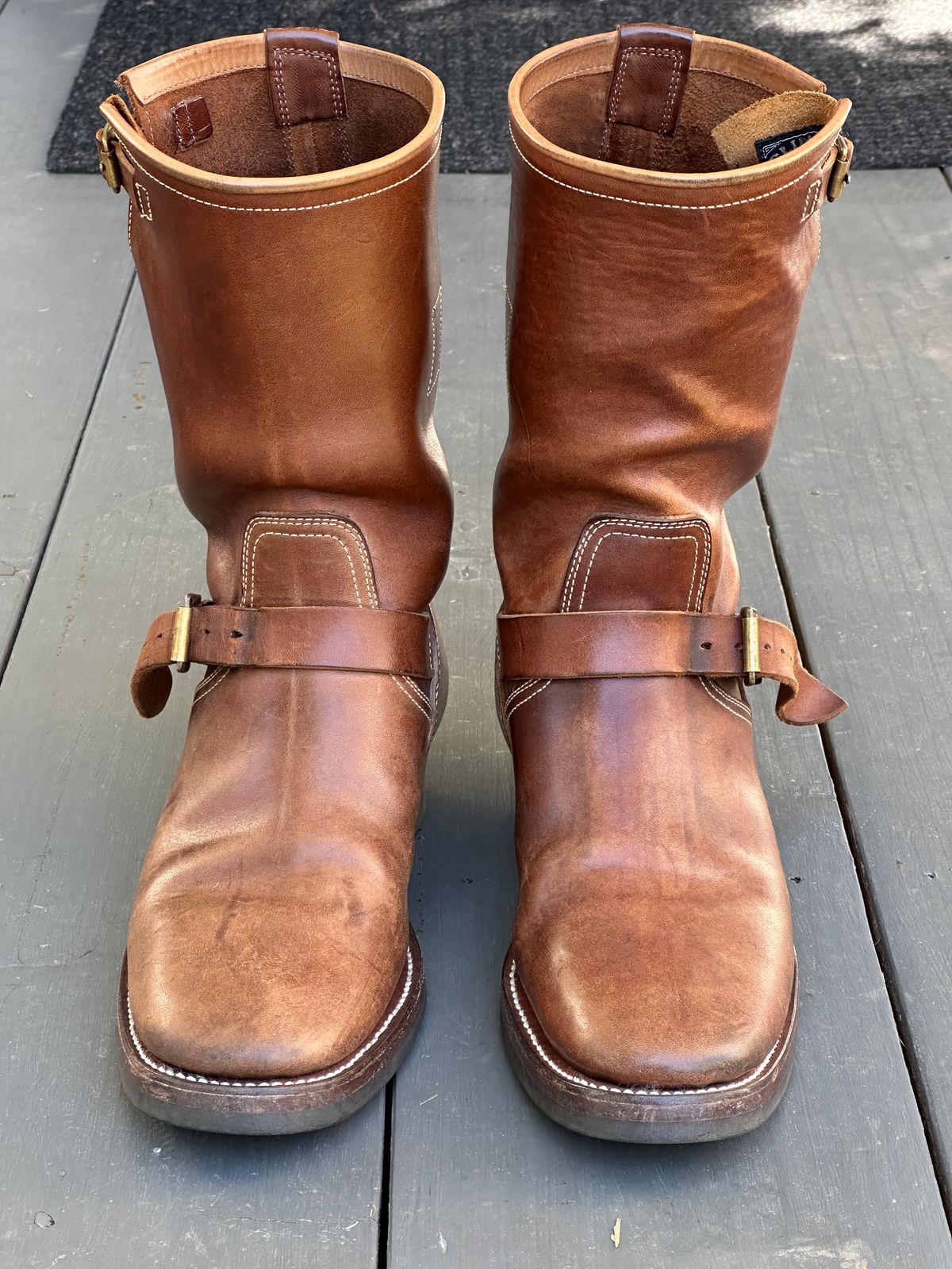 Photo by bankrobber on April 3, 2026 of the Clinch Engineer Boots 11-Inch Height in Natural Horsebutt.