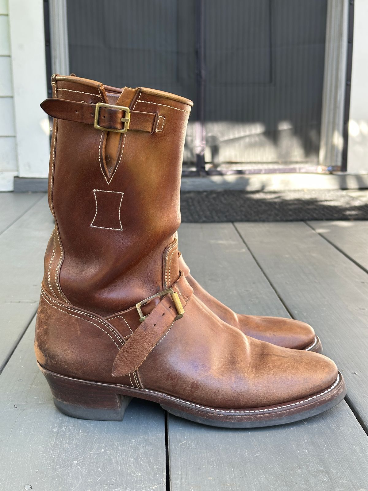 Photo by bankrobber on April 3, 2026 of the Clinch Engineer Boots 11-Inch Height in Natural Horsebutt.