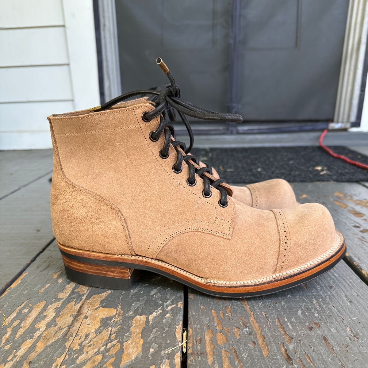 Photo by bankrobber on May 2, 2024 of the Viberg Service Boot BCT in Horween Marine Field Roughout.