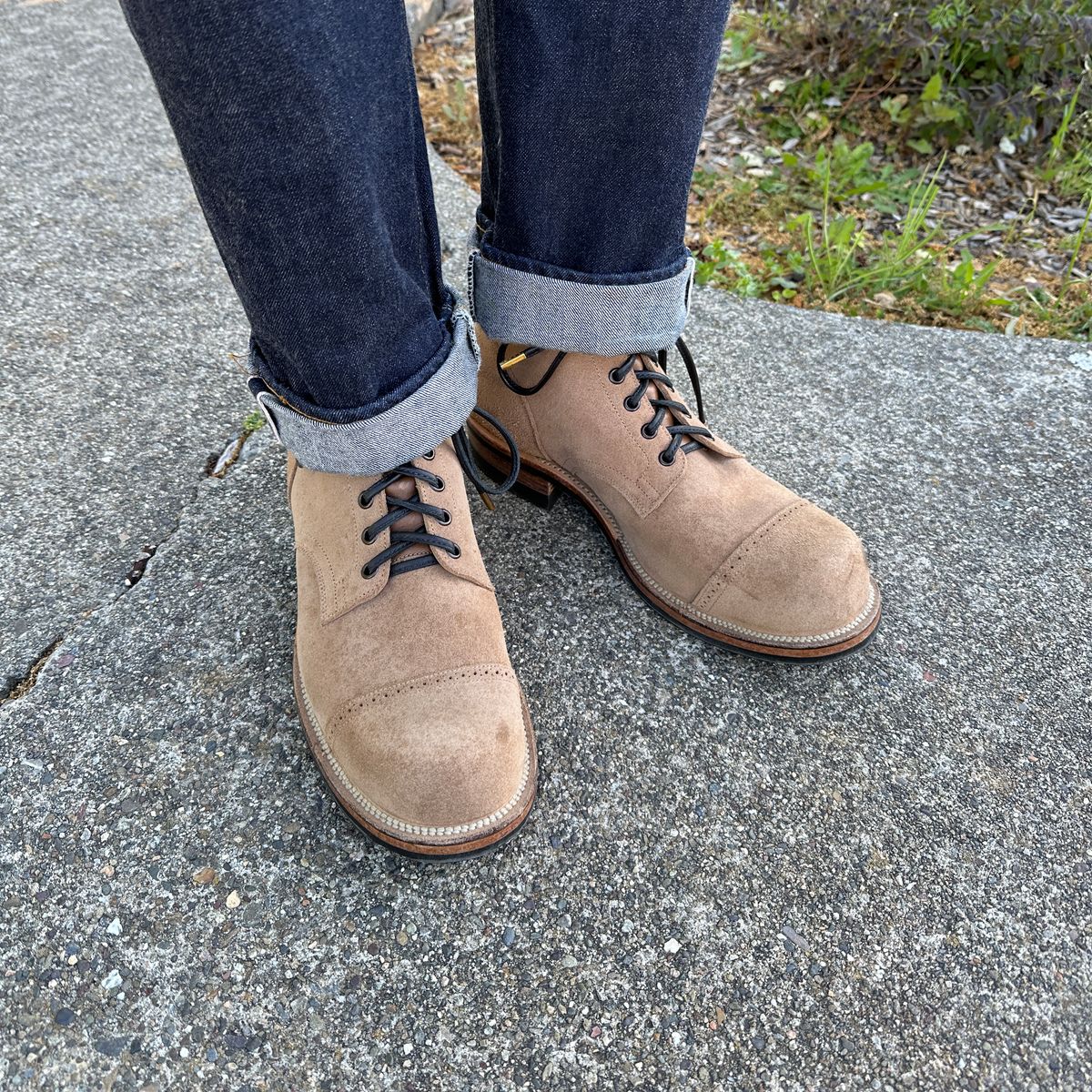 Photo by bankrobber on May 8, 2024 of the Viberg Service Boot BCT in Horween Marine Field Roughout.