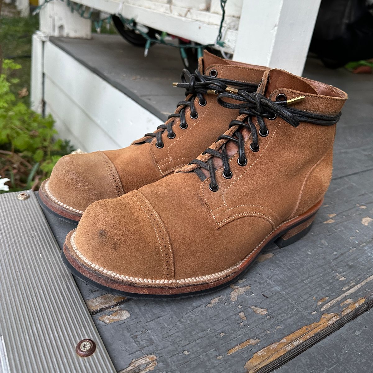 Photo by bankrobber on September 8, 2024 of the Viberg Service Boot BCT in Horween Marine Field Roughout.