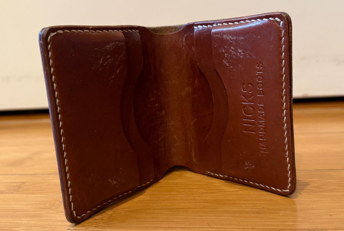 Photo by nad45 on November 4, 2025 of the Nick’s Handmade Boots Wallet in MARYAM NATURAL TOSCANELLO HORSERUMP.