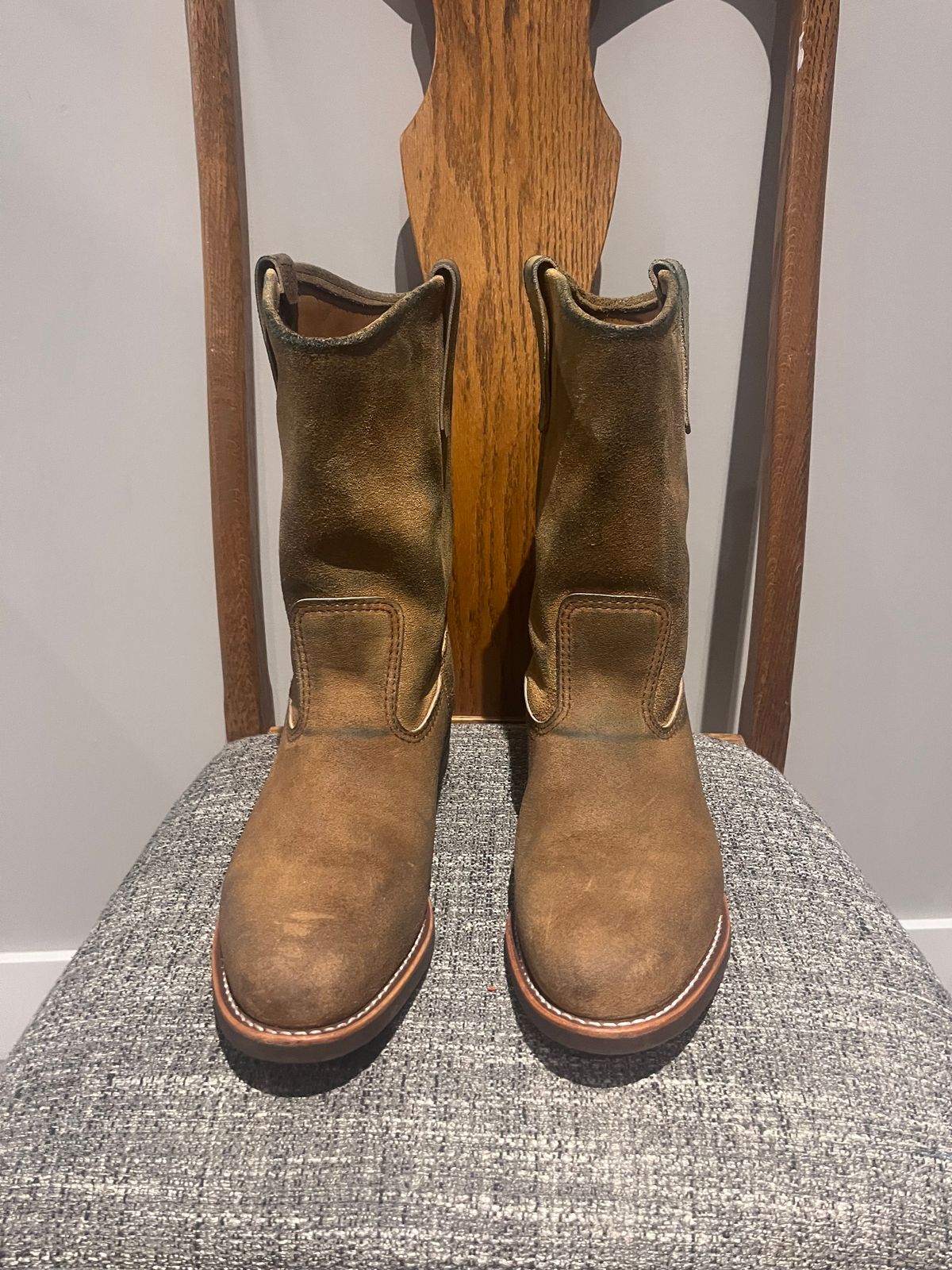 Photo by kaijucowboy on December 6, 2025 of the Red Wing Pecos in S.B. Foot Hawthorne Muleskinner.