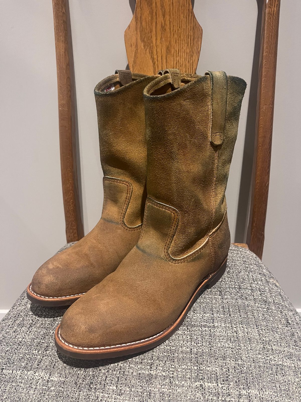 Photo by kaijucowboy on December 6, 2025 of the Red Wing Pecos in S.B. Foot Hawthorne Muleskinner.