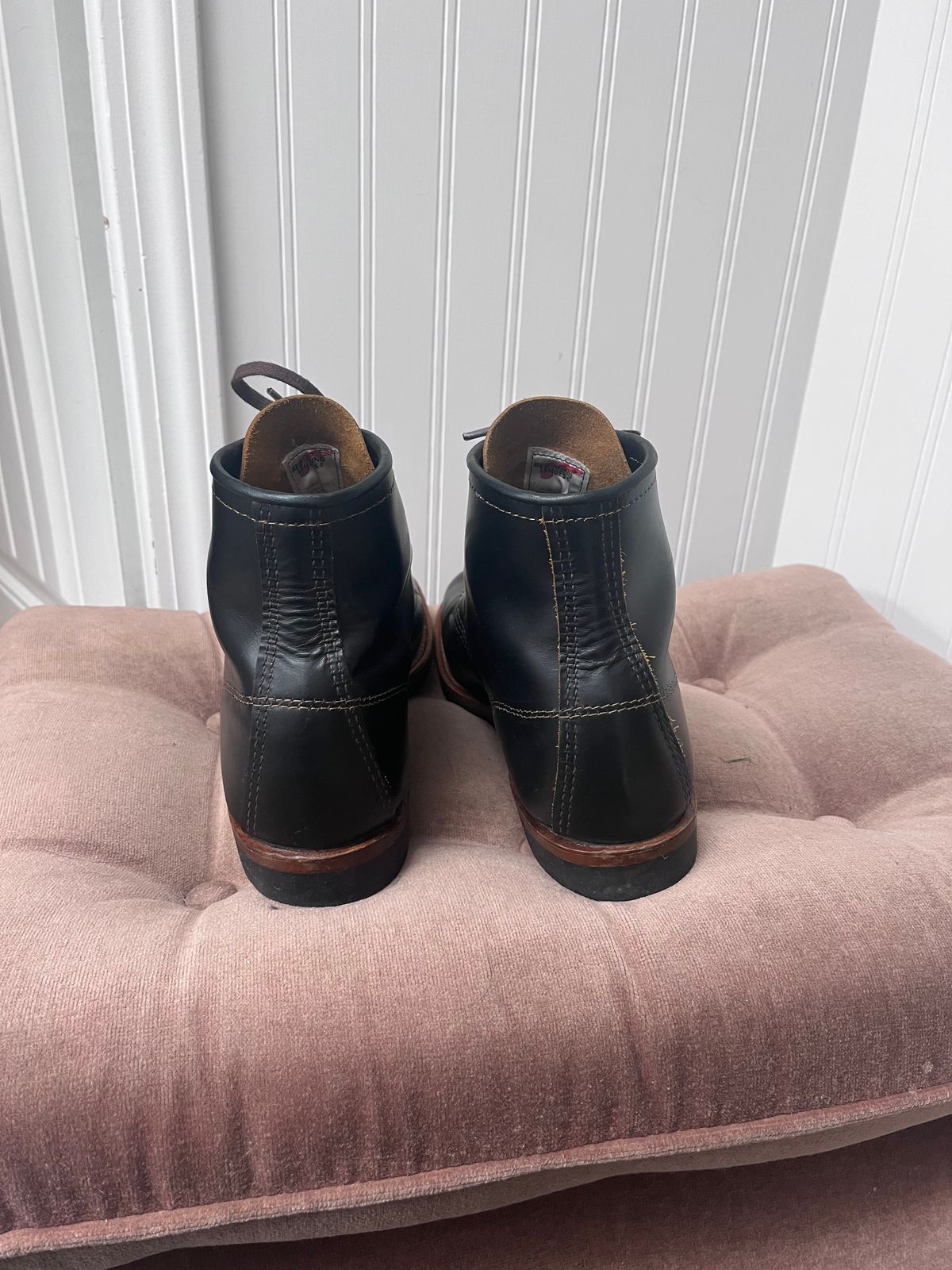 Photo by kaijucowboy on October 1, 2025 of the Red Wing Beckman Flatbox in S.B. Foot Black Klondike.