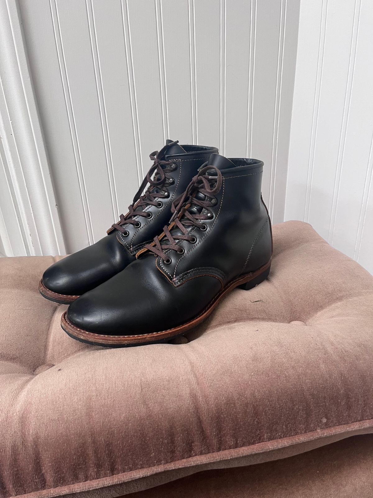 Photo by kaijucowboy on October 1, 2025 of the Red Wing Beckman Flatbox in S.B. Foot Black Klondike.