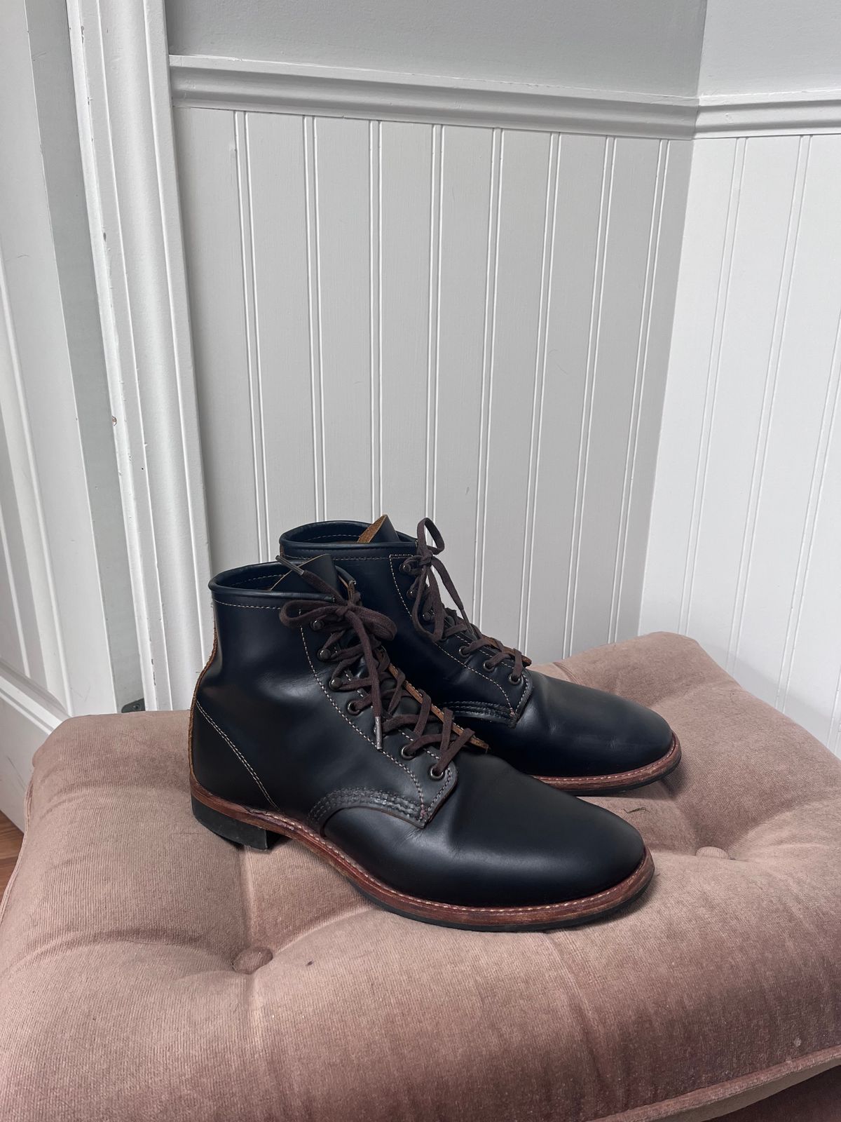 Photo by kaijucowboy on October 1, 2025 of the Red Wing Beckman Flatbox in S.B. Foot Black Klondike.