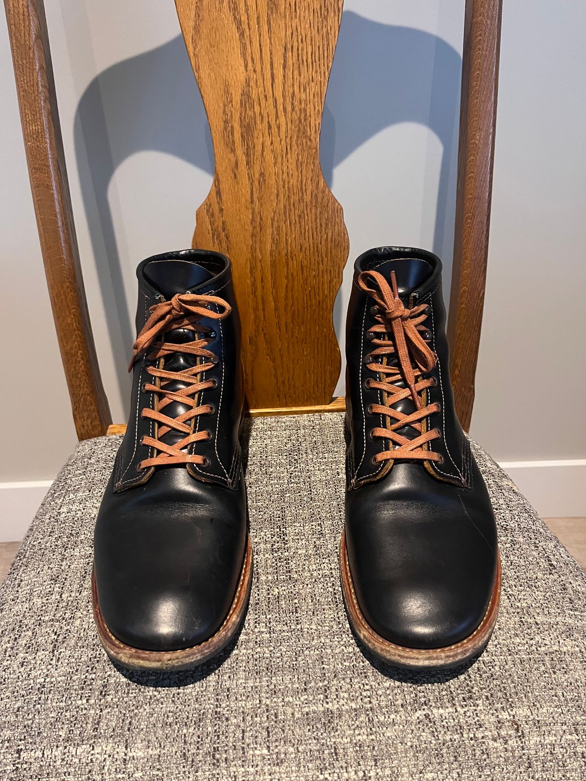 Photo by kaijucowboy on November 1, 2025 of the Red Wing Beckman Flatbox in S.B. Foot Black Klondike.
