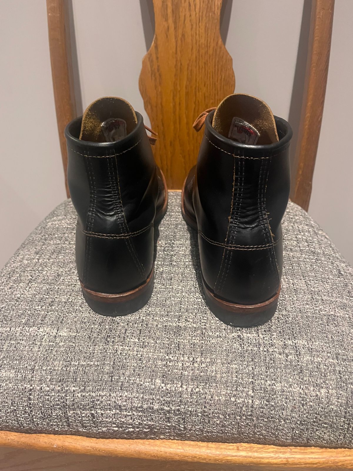 Photo by kaijucowboy on December 6, 2025 of the Red Wing Beckman Flatbox in S.B. Foot Black Klondike.