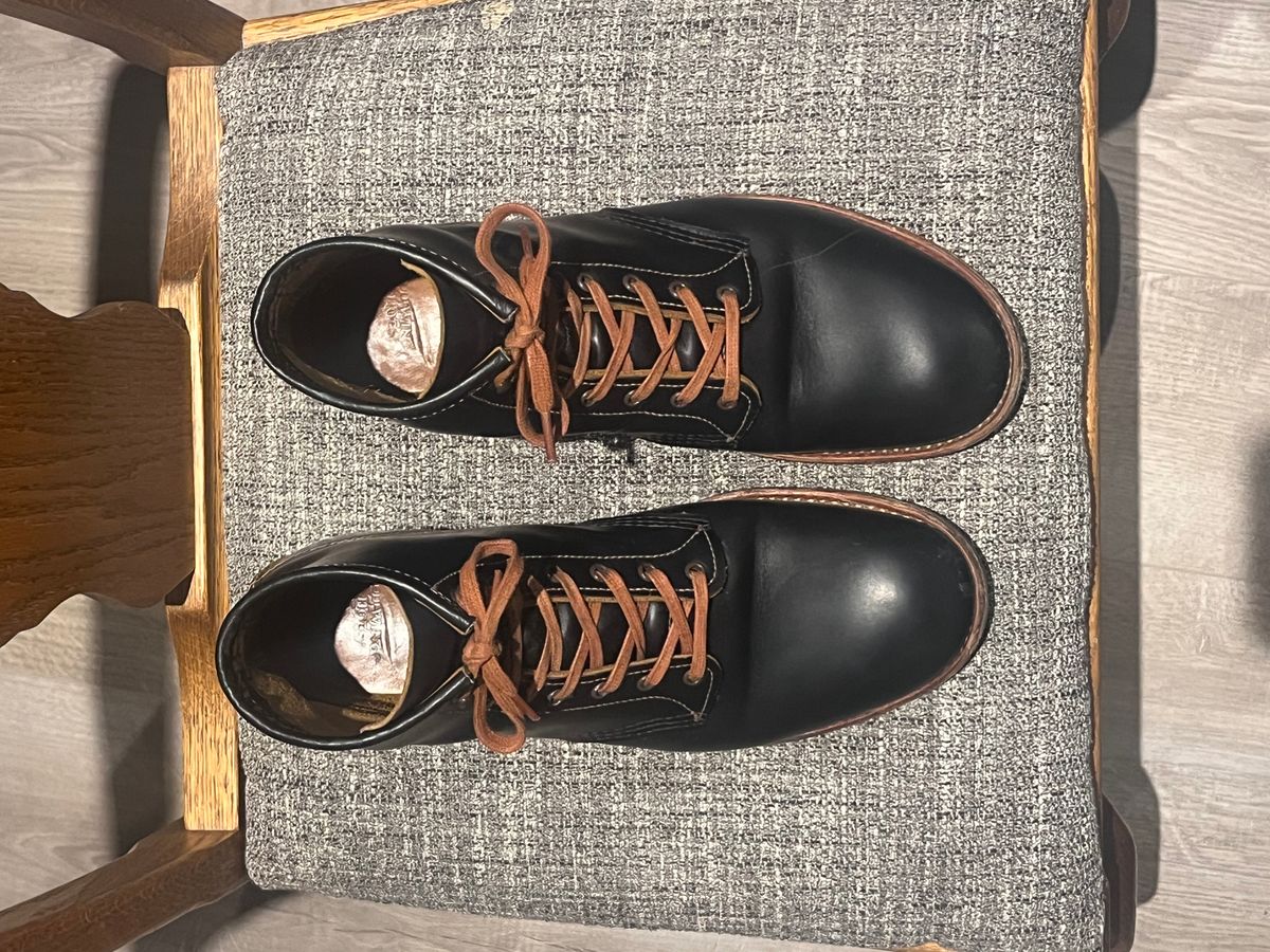 Photo by kaijucowboy on December 6, 2025 of the Red Wing Beckman Flatbox in S.B. Foot Black Klondike.