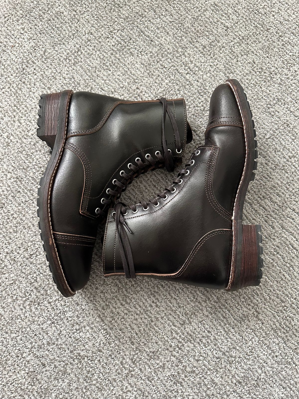 Photo by carey_francis on November 6, 2023 of the Thursday Logger in Horween Dark Brown Waxed Flesh.