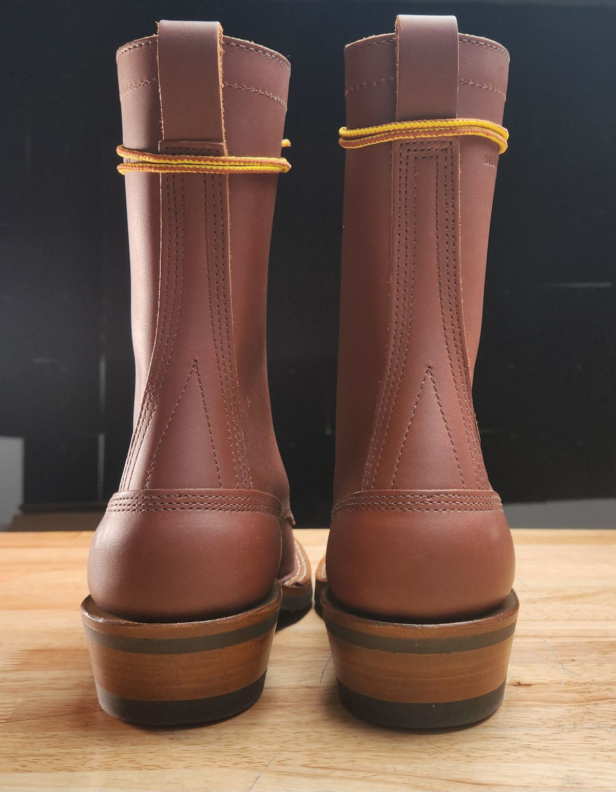 Photo by RoseAnvil_Brody on November 5, 2022 of the White's x Rose Anvil Drifter in Seidel Red Dog Oil Tan.