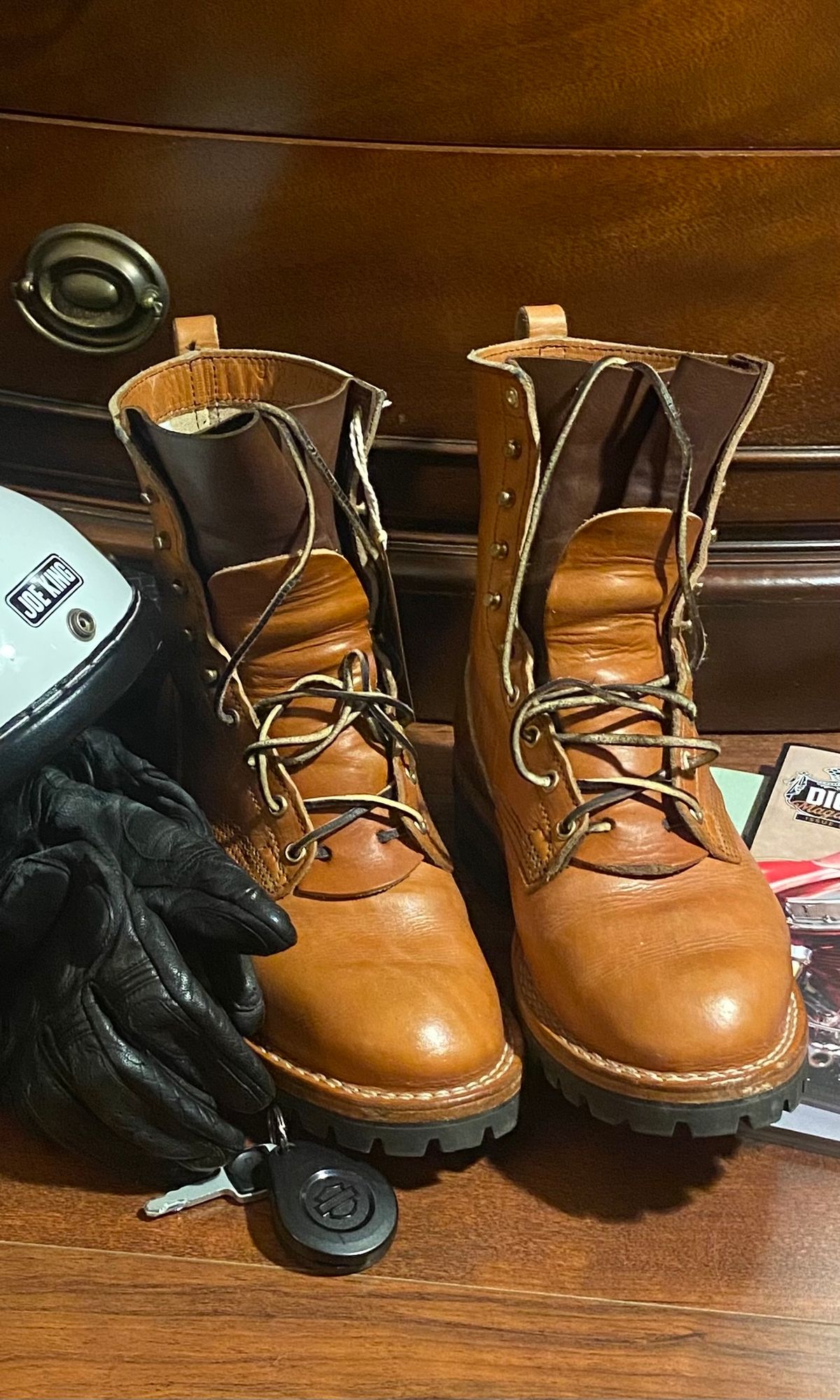 Photo by alain.sauve on November 5, 2023 of the Nicks DomePro in Wickett & Craig Tan English Bridle.
