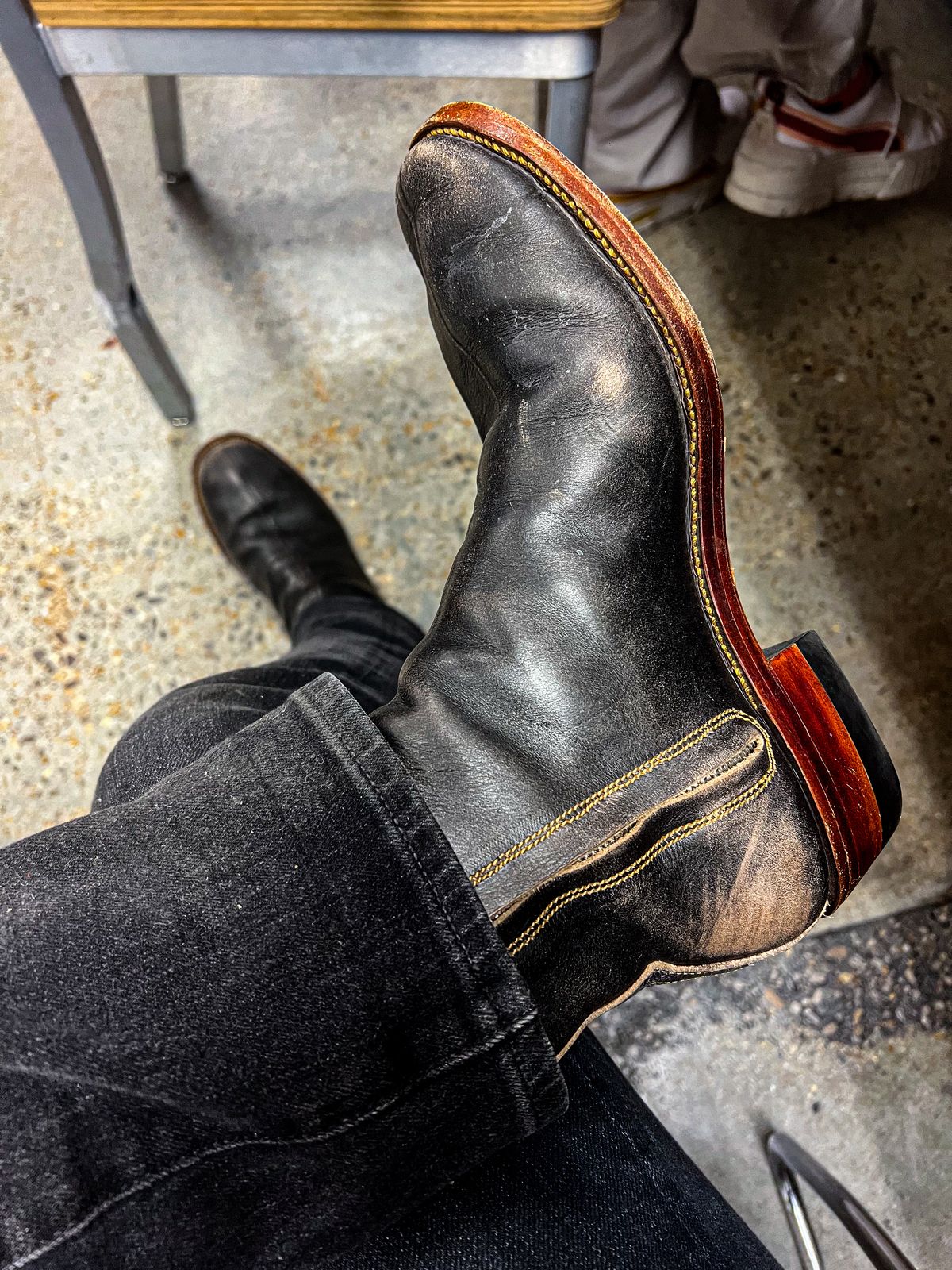 Photo by KVanDev on October 29, 2024 of the Fortis Boots Antasena Sidezip in Indonesian Black Teacore.