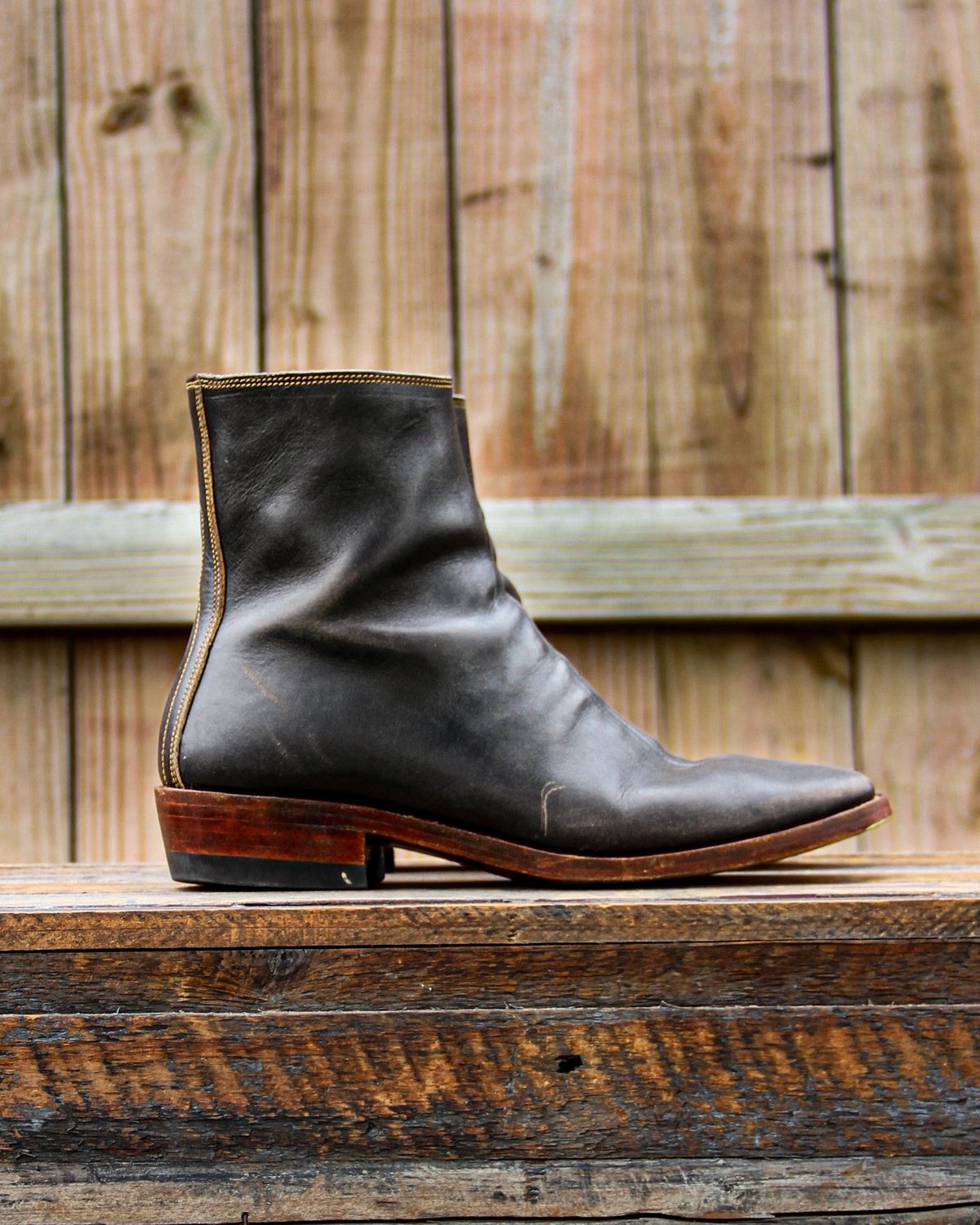 Photo by KVanDev on November 1, 2024 of the Fortis Boots Antasena Sidezip in Indonesian Black Teacore.