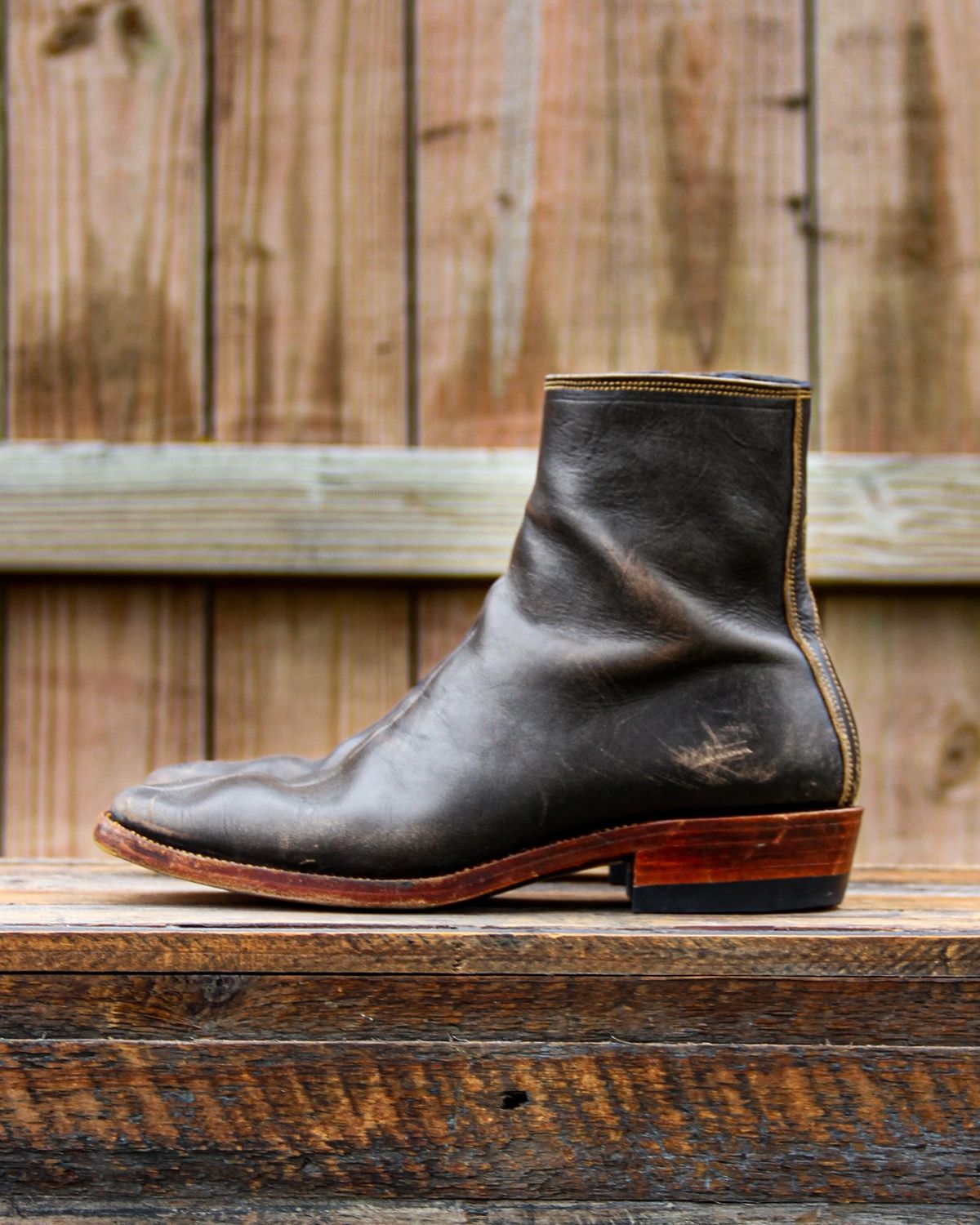 Photo by KVanDev on November 1, 2024 of the Fortis Boots Antasena Sidezip in Indonesian Black Teacore.