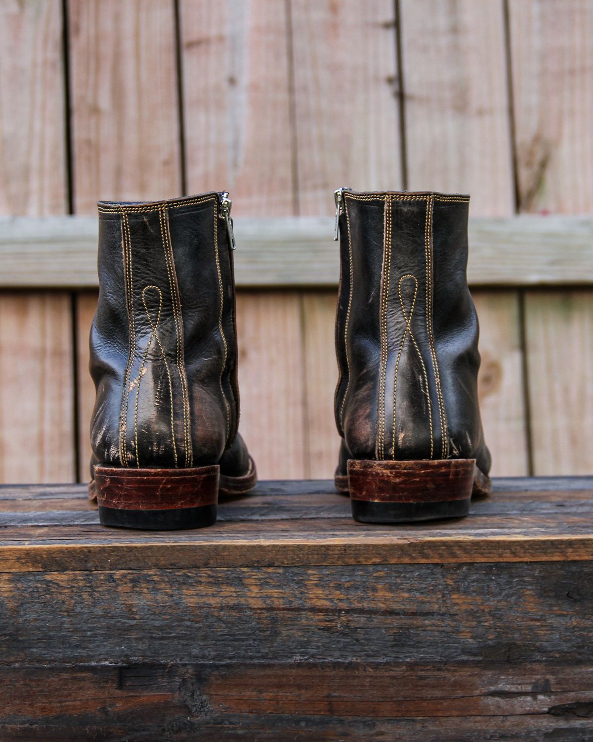Photo by KVanDev on December 4, 2024 of the Fortis Boots Antasena Sidezip in Indonesian Black Teacore.