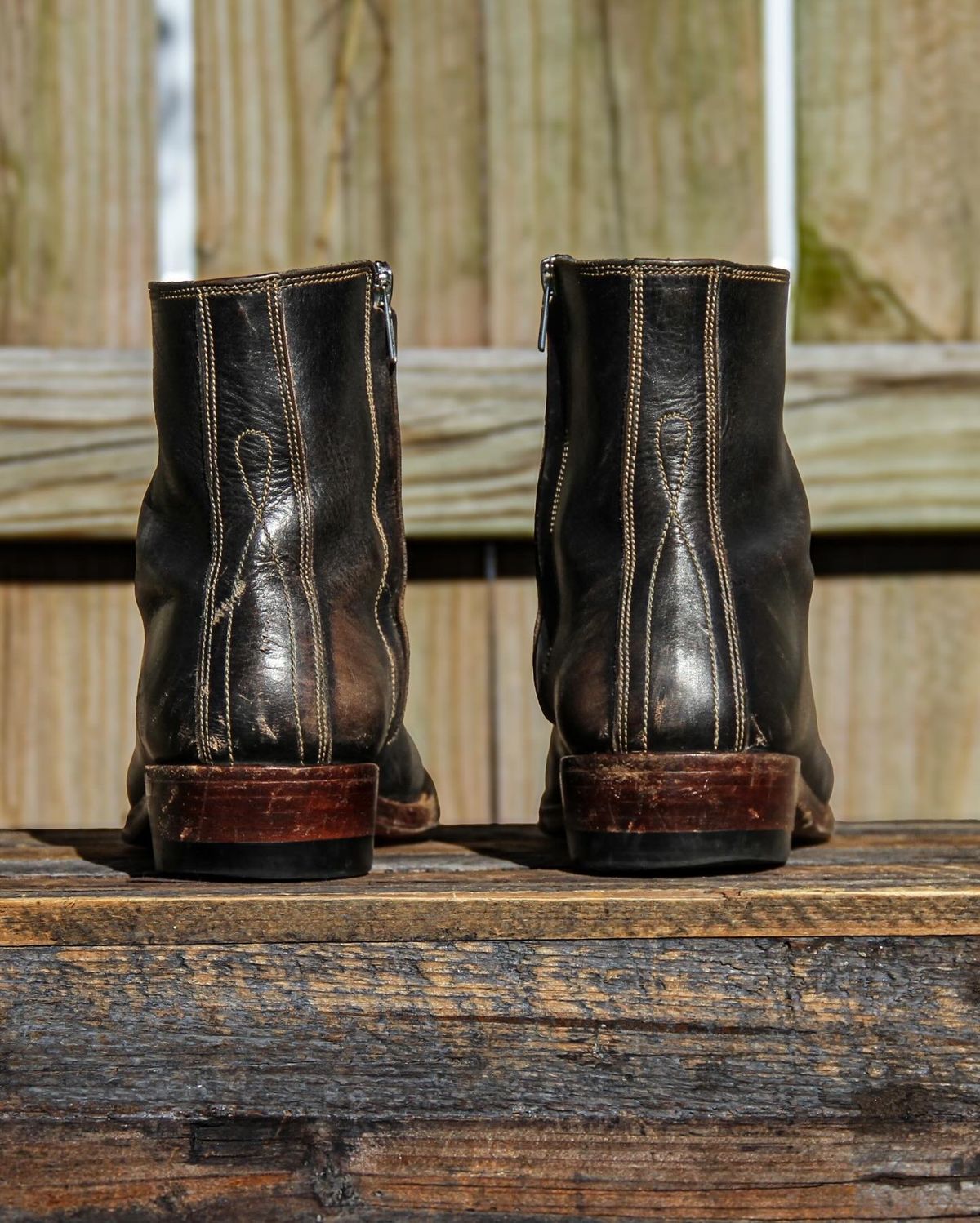 Photo by KVanDev on January 1, 2025 of the Fortis Boots Antasena Sidezip in Indonesian Black Teacore.