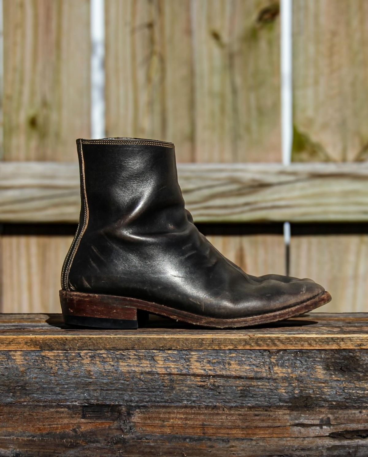 Photo by KVanDev on January 1, 2025 of the Fortis Boots Antasena Sidezip in Indonesian Black Teacore.