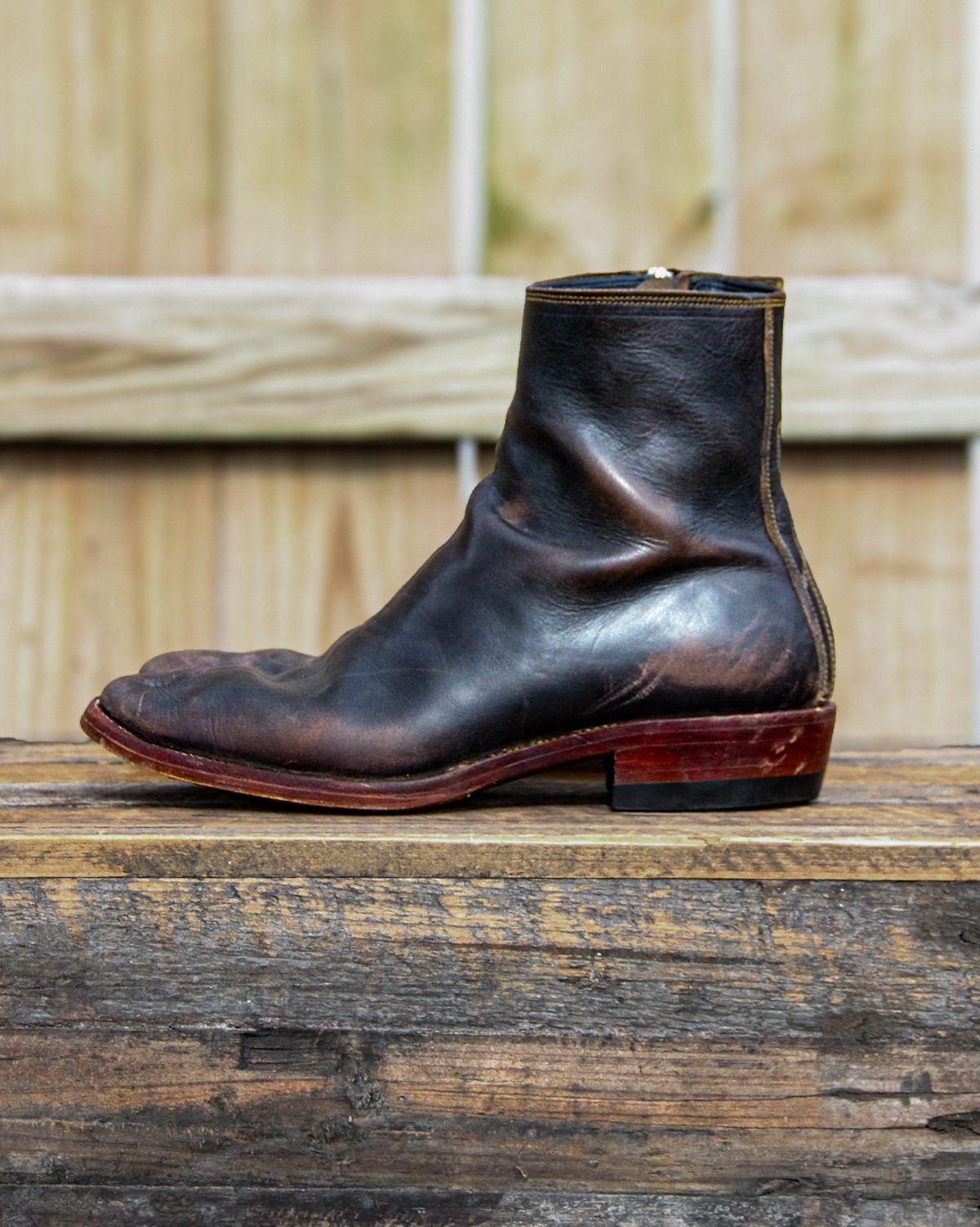 Photo by KVanDev on February 3, 2025 of the Fortis Boots Antasena Sidezip in Indonesian Black Teacore.