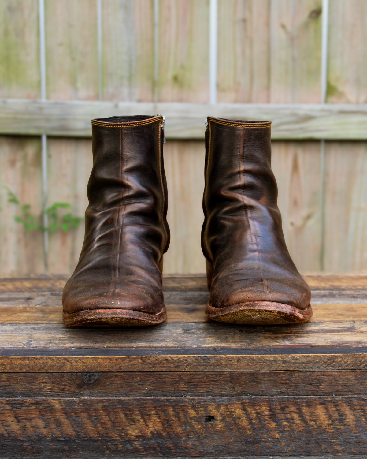 Photo by KVanDev on April 3, 2025 of the Fortis Boots Antasena Sidezip in Indonesian Black Teacore.