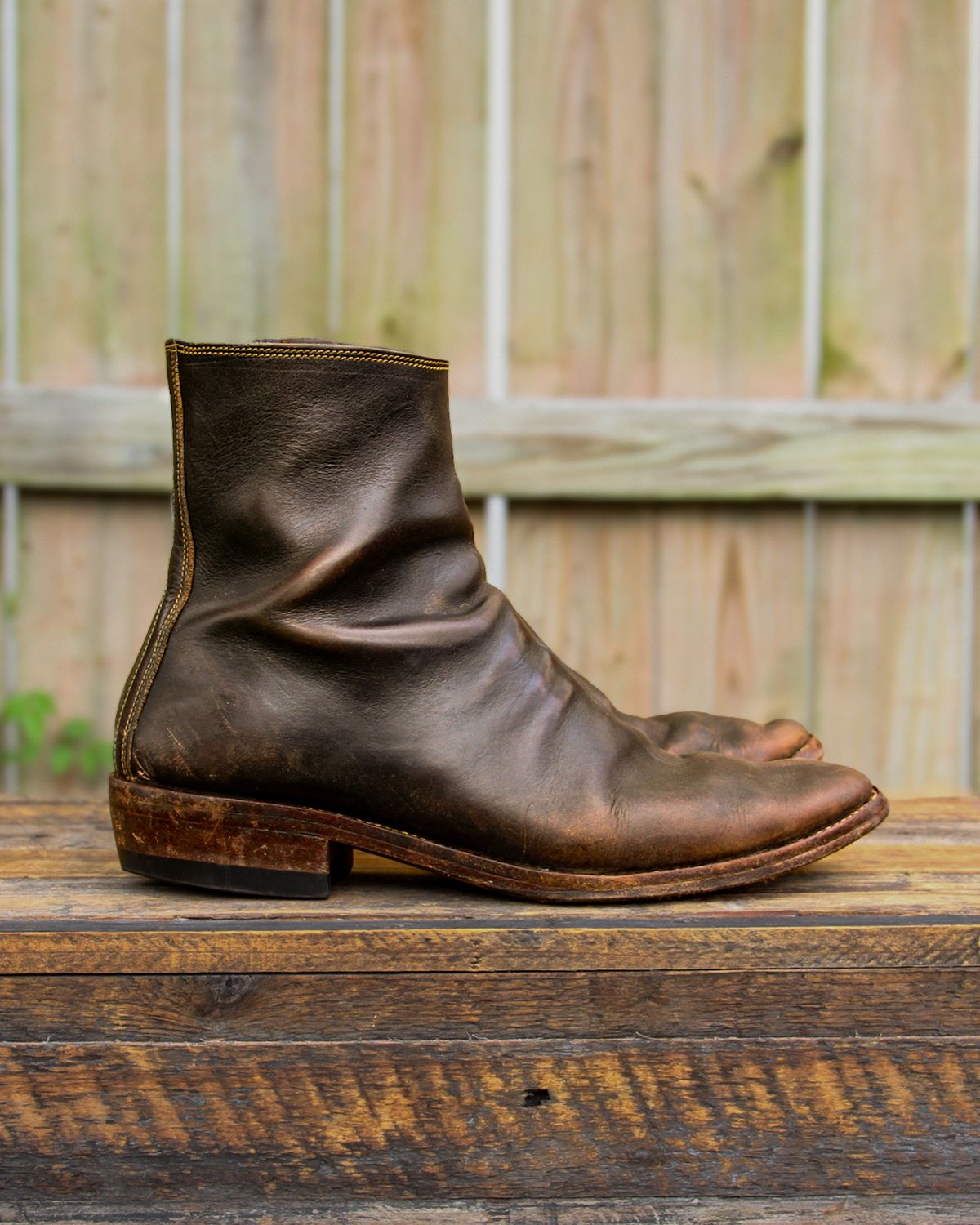 Photo by KVanDev on April 3, 2025 of the Fortis Boots Antasena Sidezip in Indonesian Black Teacore.