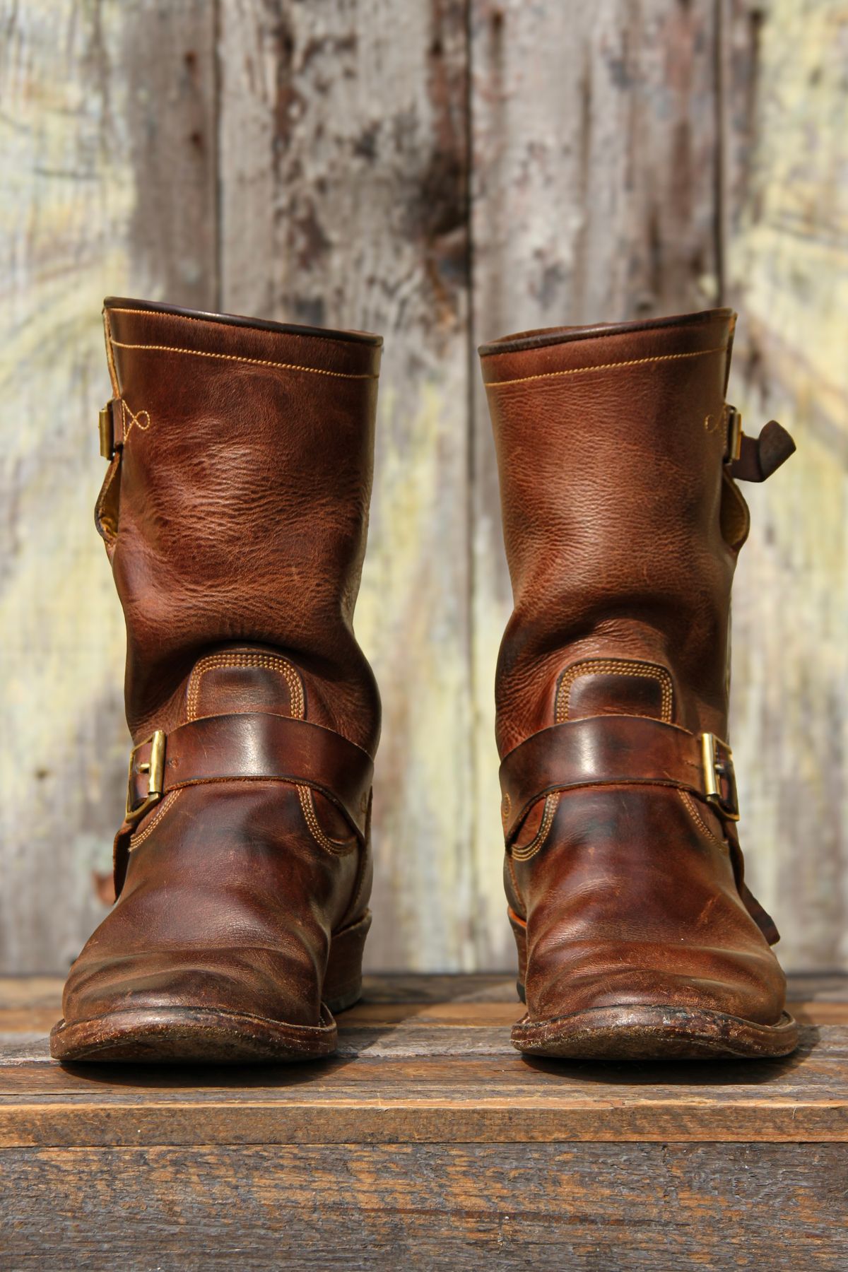 Photo by KVanDev on April 1, 2024 of the Fortis Boots Tapak 2.0 Engineer Boots in Indonesian Dark Brown Pull Up.