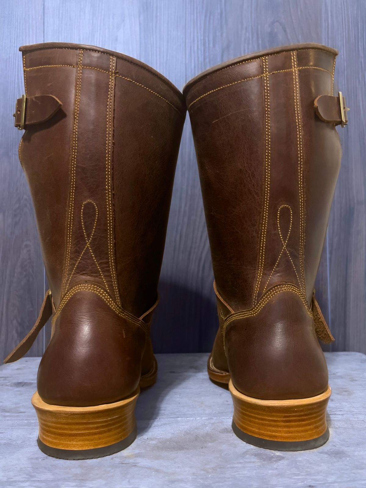 Photo by KVanDev on October 1, 2023 of the Fortis Boots Tapak 2.0 Engineer Boots in Indonesian Dark Brown Pull Up.