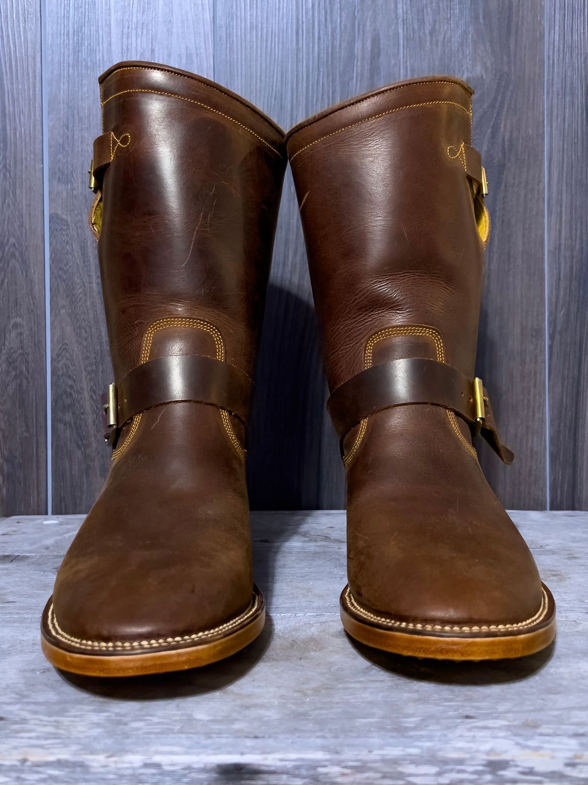 Photo by KVanDev on October 1, 2023 of the Fortis Boots Tapak 2.0 Engineer Boots in Indonesian Dark Brown Pull Up.