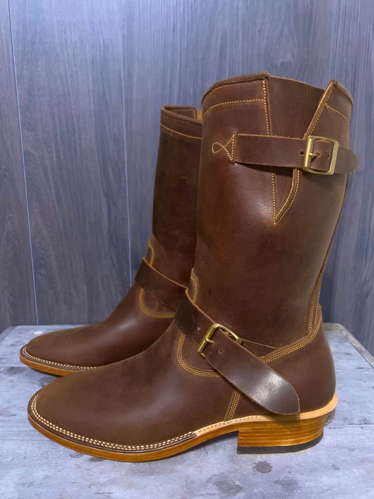 Photo by KVanDev on October 1, 2023 of the Fortis Boots Tapak 2.0 Engineer Boots in Indonesian Dark Brown Pull Up.