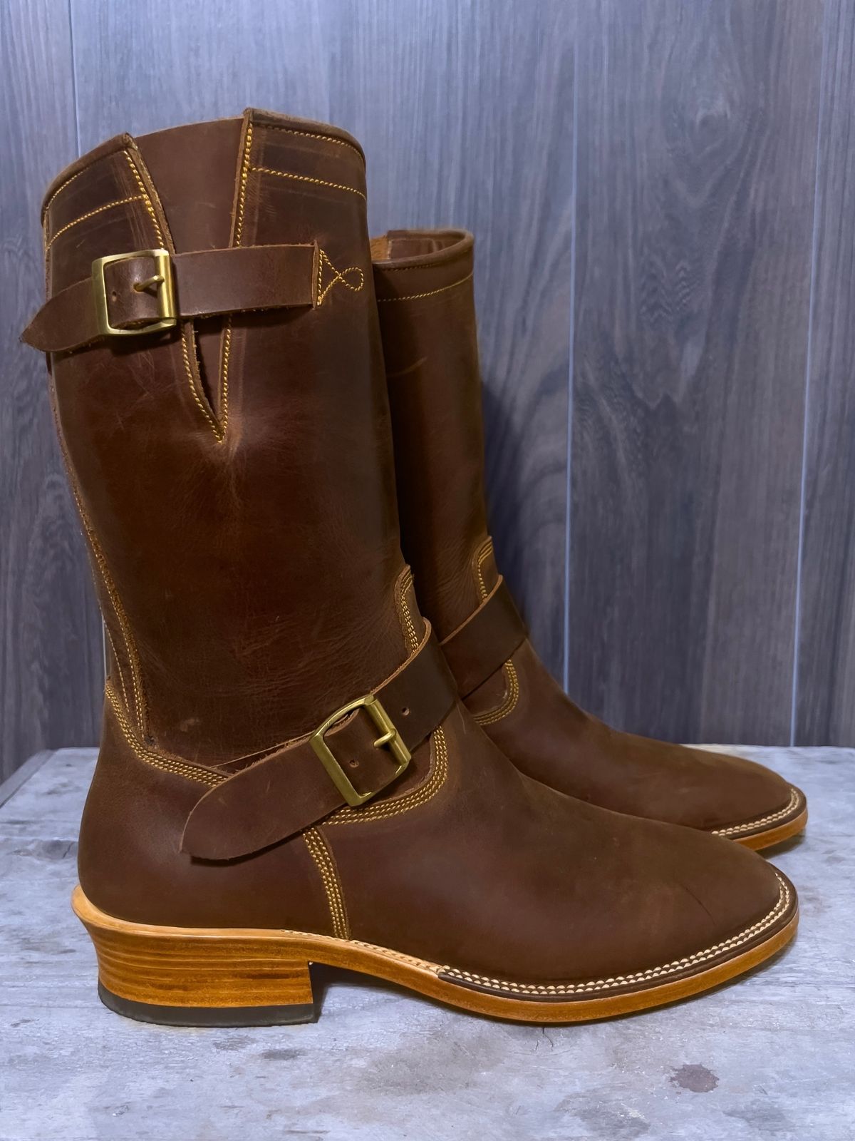 Photo by KVanDev on October 1, 2023 of the Fortis Boots Tapak 2.0 Engineer Boots in Indonesian Dark Brown Pull Up.