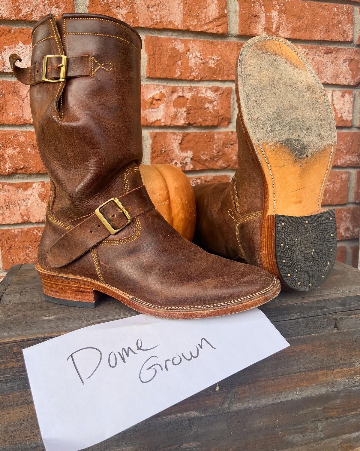 Photo by KVanDev on November 1, 2023 of the Fortis Boots Tapak 2.0 Engineer Boots in Indonesian Dark Brown Pull Up.