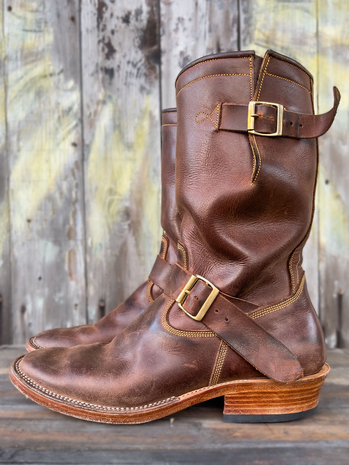 Photo by KVanDev on November 8, 2023 of the Fortis Boots Tapak 2.0 Engineer Boots in Indonesian Dark Brown Pull Up.