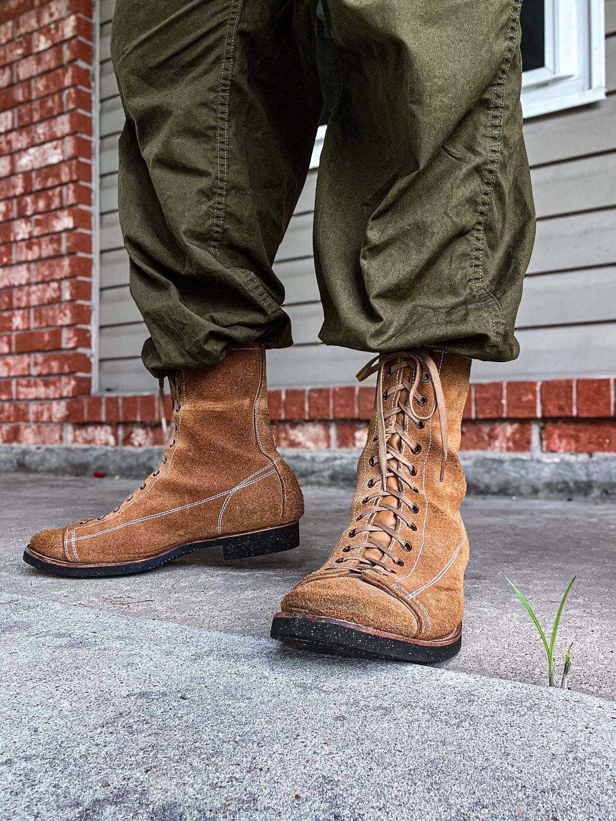 Photo by KVanDev on September 24, 2025 of the Clinch Gary Boots in Degermann Natural Gustave Roughout.