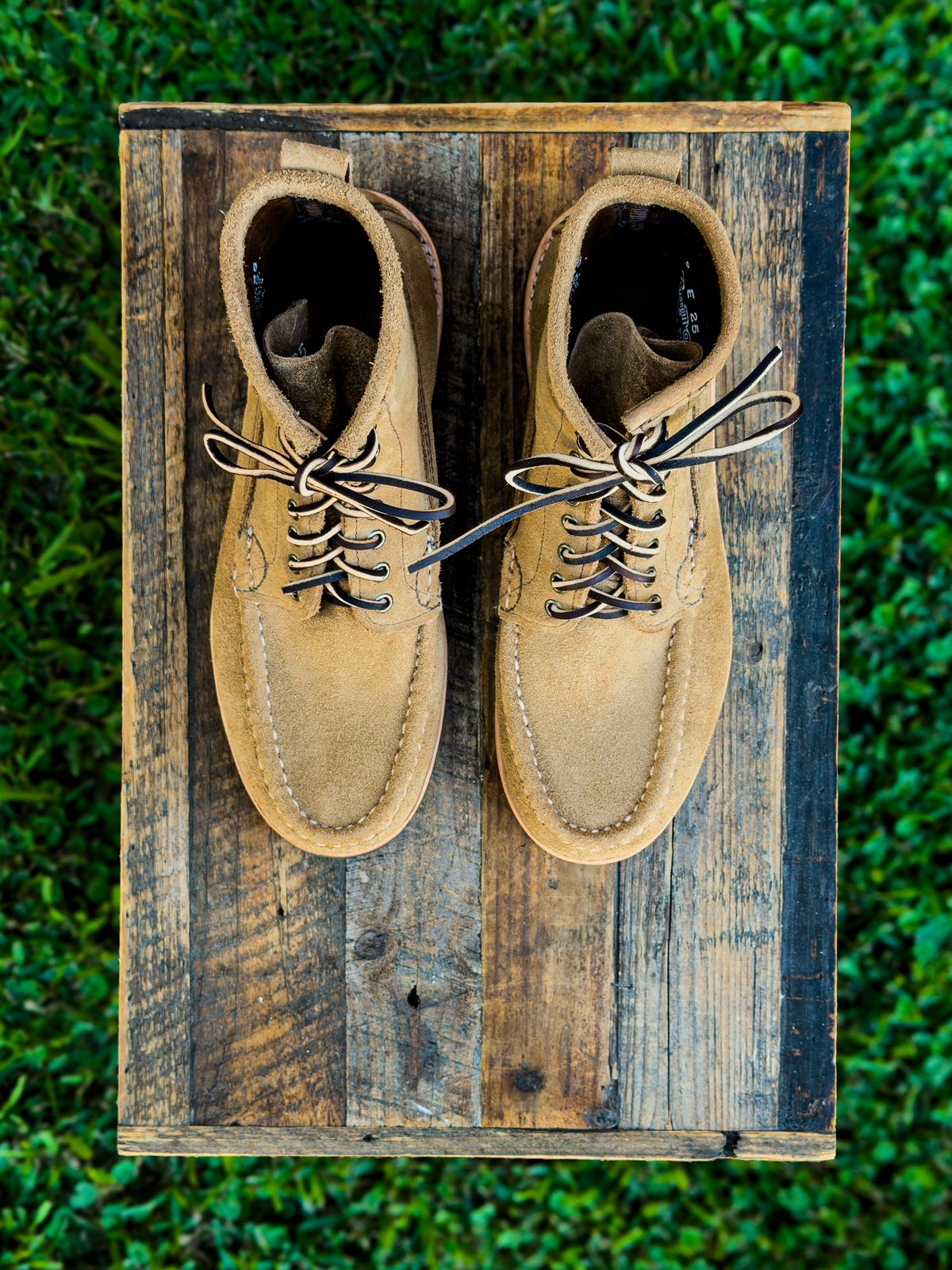 Photo by KVanDev on September 30, 2025 of the Russell Moccasin Co. Backcountry in Horween Marine Field Roughout.