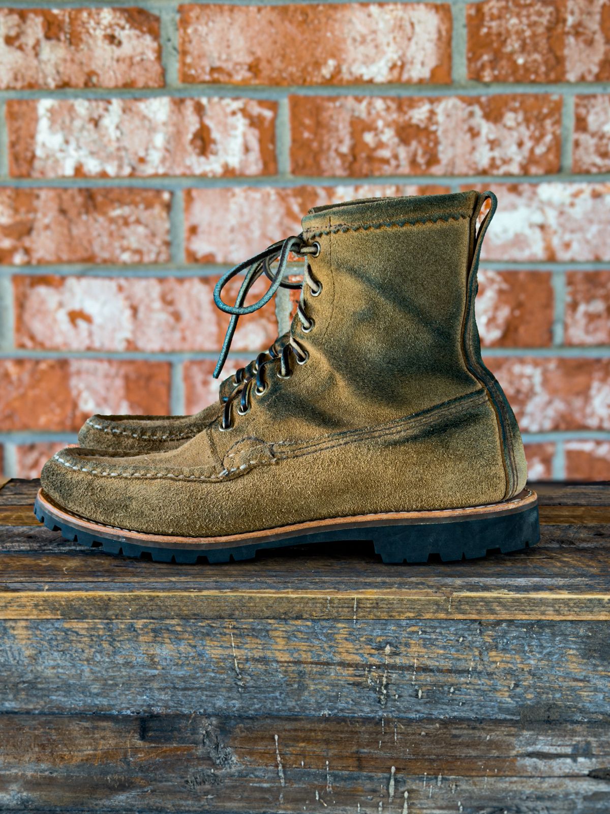 Photo by KVanDev on October 31, 2025 of the Russell Moccasin Co. Backcountry in Horween Marine Field Roughout.