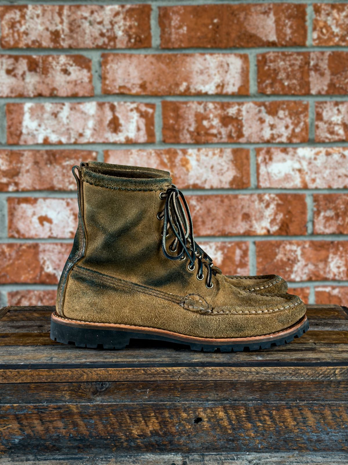 Photo by KVanDev on December 1, 2025 of the Russell Moccasin Co. Backcountry in Horween Marine Field Roughout.