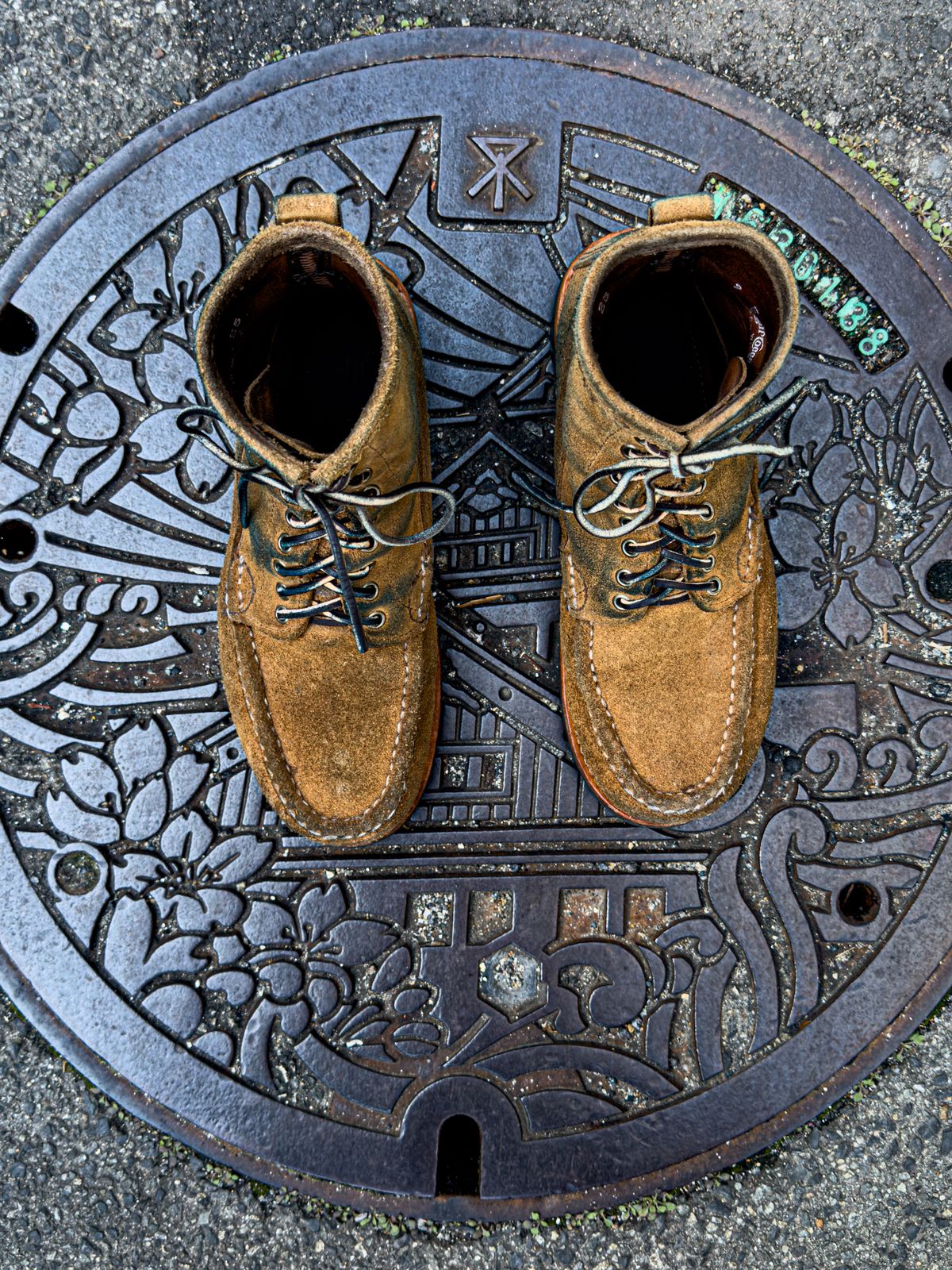 Photo by KVanDev on March 5, 2026 of the Russell Moccasin Co. Backcountry in Horween Marine Field Roughout.