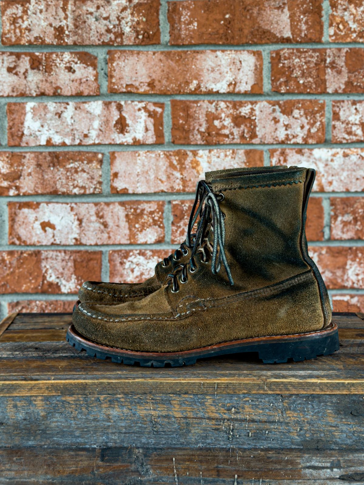 Photo by KVanDev on April 5, 2026 of the Russell Moccasin Co. Backcountry in Horween Marine Field Roughout.