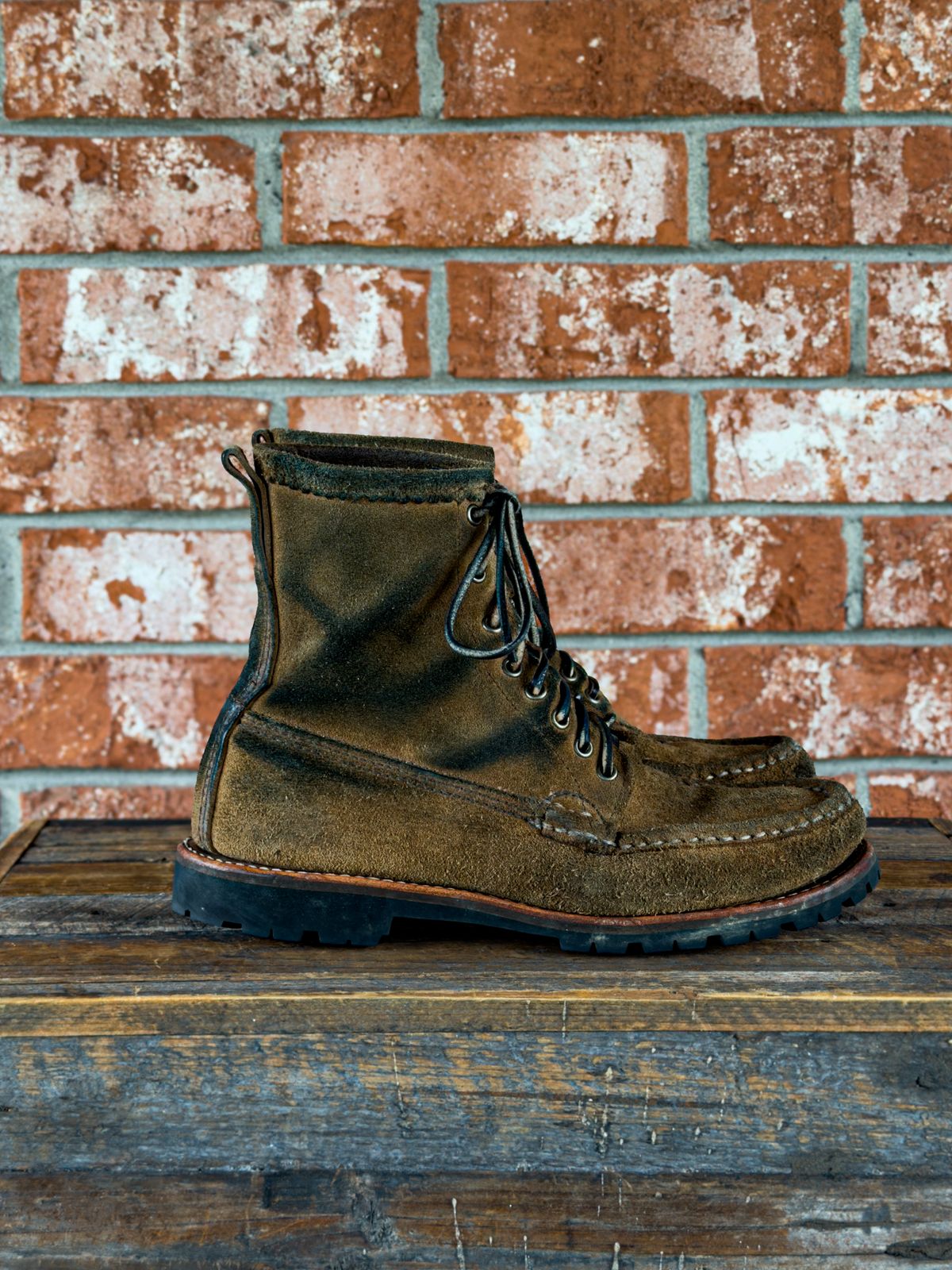 Photo by KVanDev on April 5, 2026 of the Russell Moccasin Co. Backcountry in Horween Marine Field Roughout.