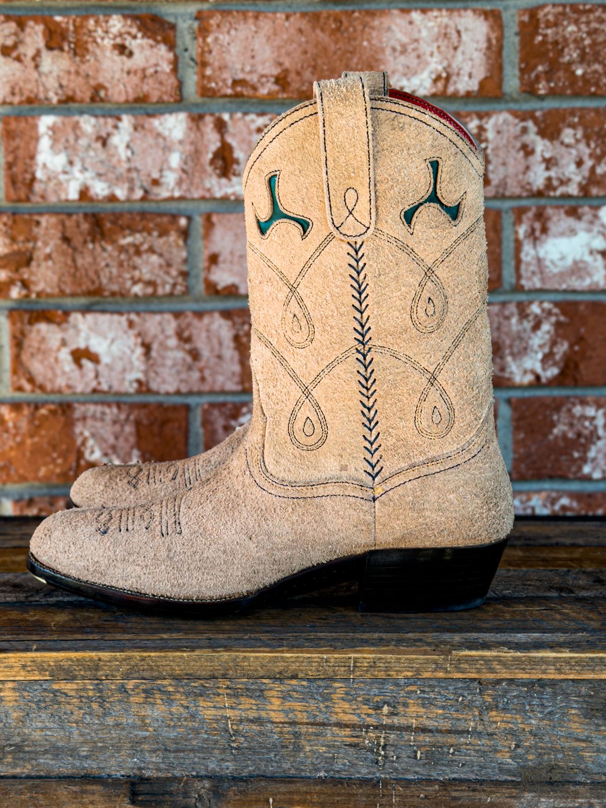 Photo by KVanDev on October 20, 2025 of the Fortis Boots Cowboy Boot in Indonesian Natural Veg Tan.