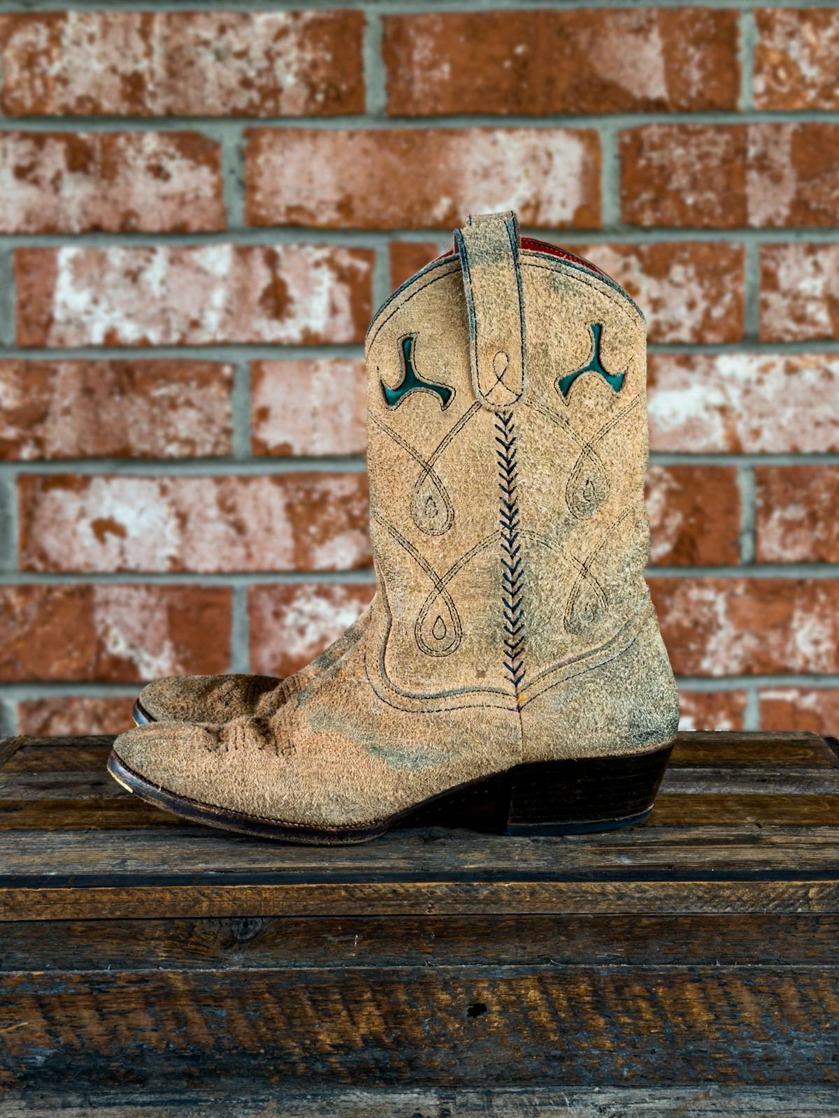 Photo by KVanDev on December 1, 2025 of the Fortis Boots Cowboy Boot in Indonesian Natural Veg Tan.