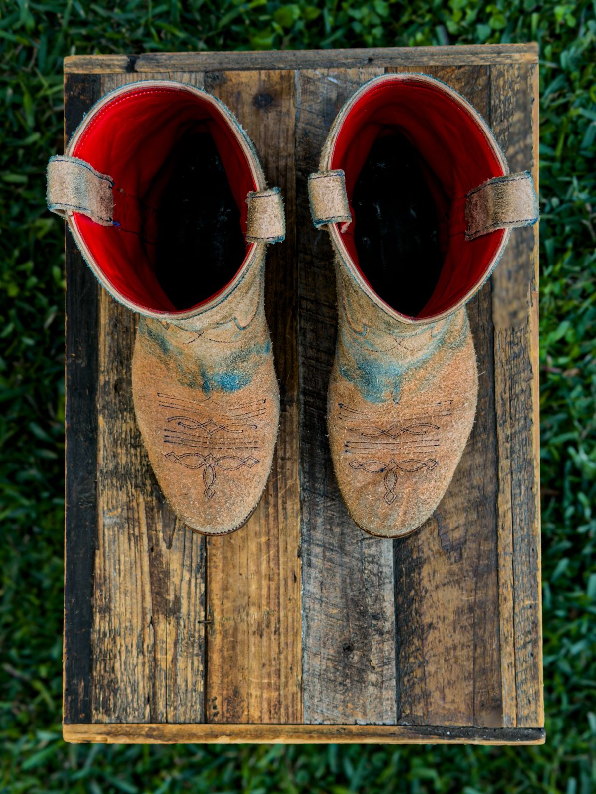 Photo by KVanDev on January 1, 2026 of the Fortis Boots Cowboy Boot in Indonesian Natural Veg Tan.