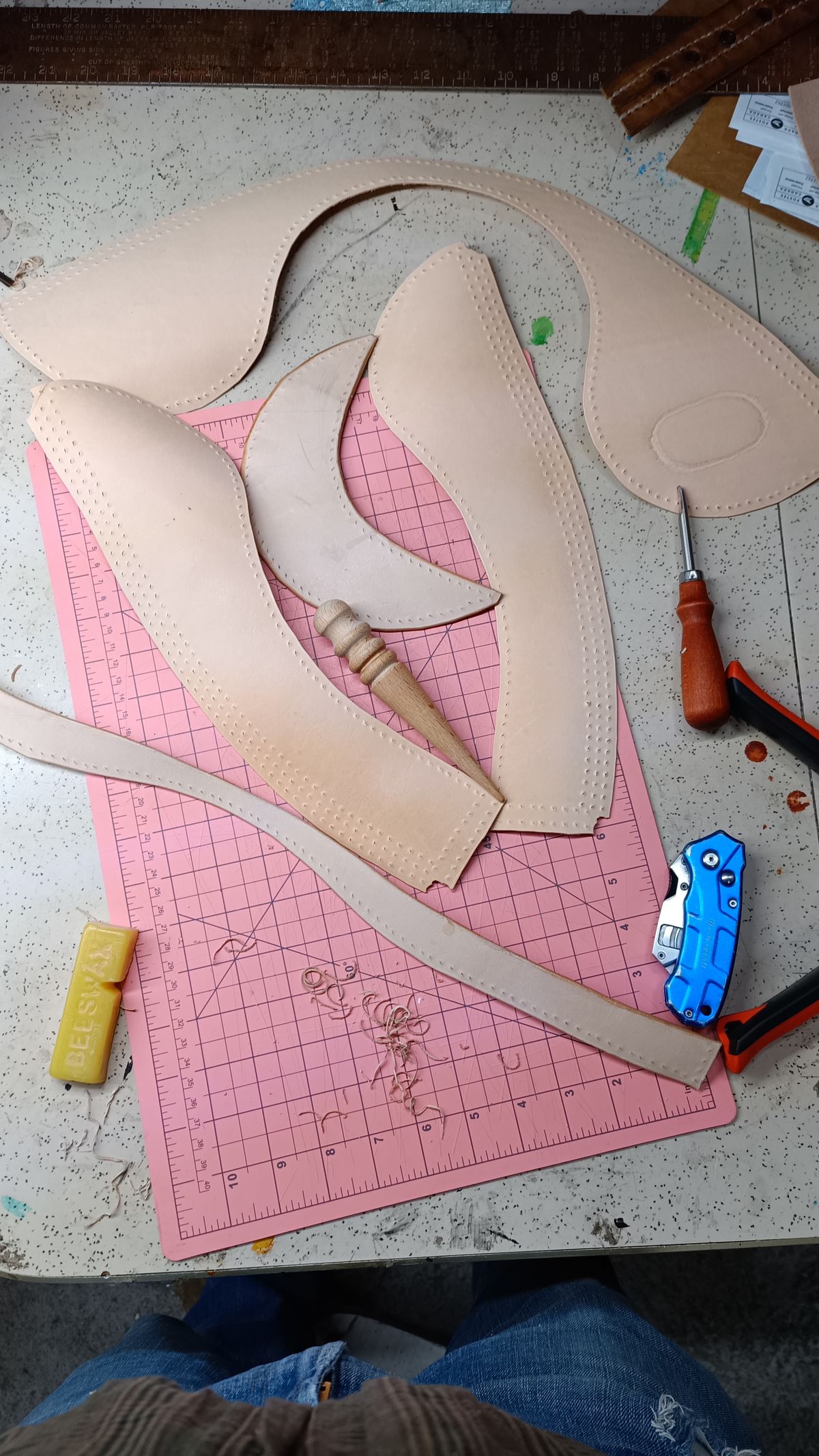 Photo by timmoffatt on September 16, 2025 of the Self-Made Flat Cap in Vegetable Tan.