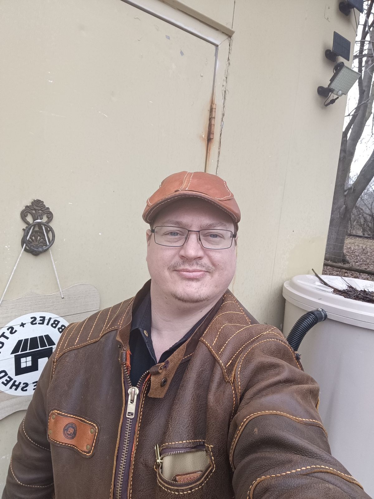 Photo by timmoffatt on April 5, 2026 of the Self-Made Flat Cap in Vegetable Tan.