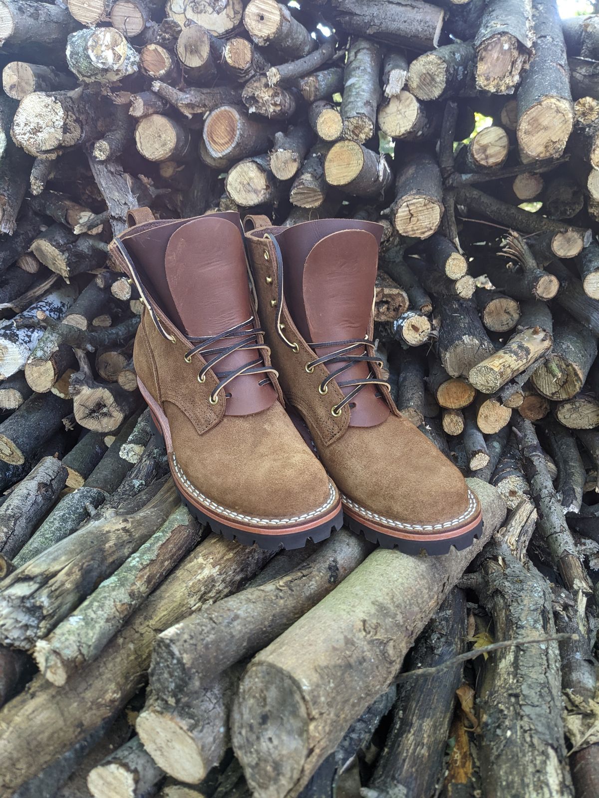 Photo by HairySuede on October 3, 2022 of the Nicks Urban Logger in Seidel 1964 Brown Roughout.