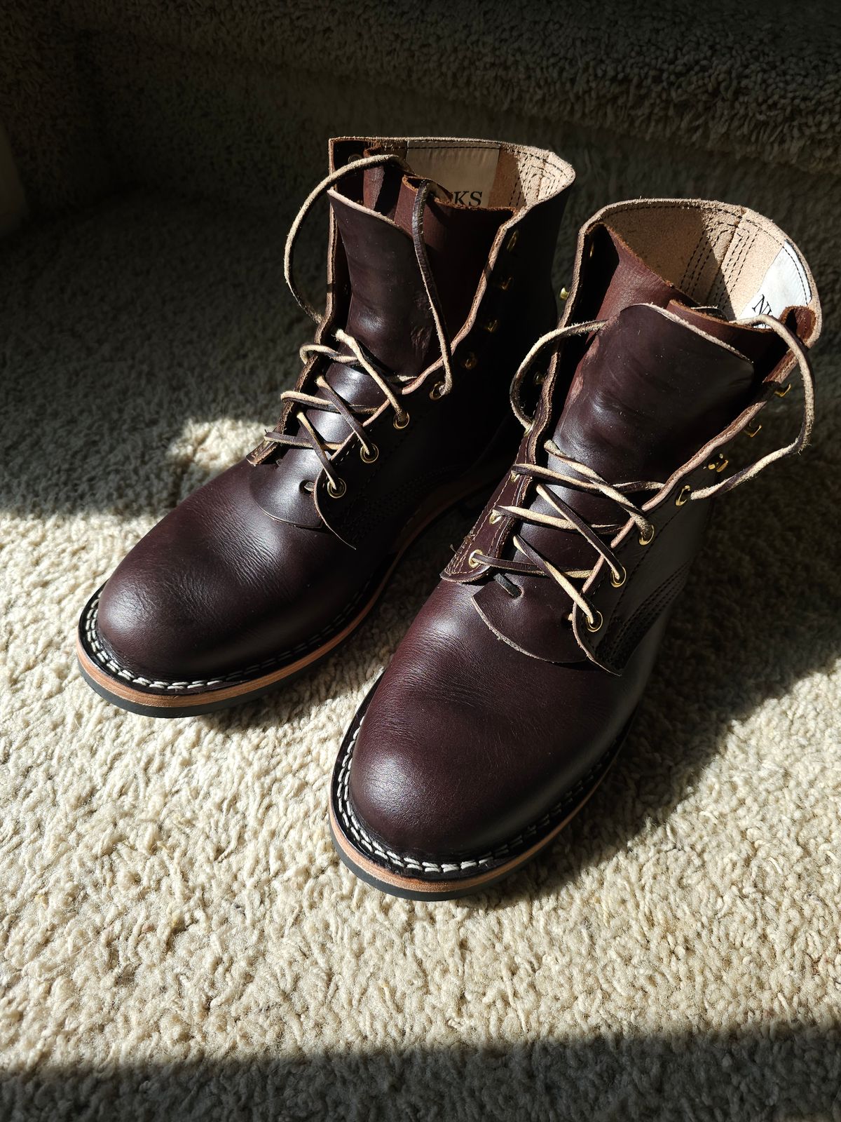 Photo by Saculer on November 4, 2023 of the Nicks Free Range in Wickett & Craig Dark Brown English Bridle.